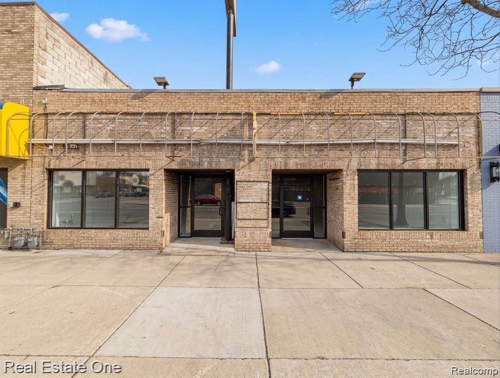 10425 W Warren Avenue — photo