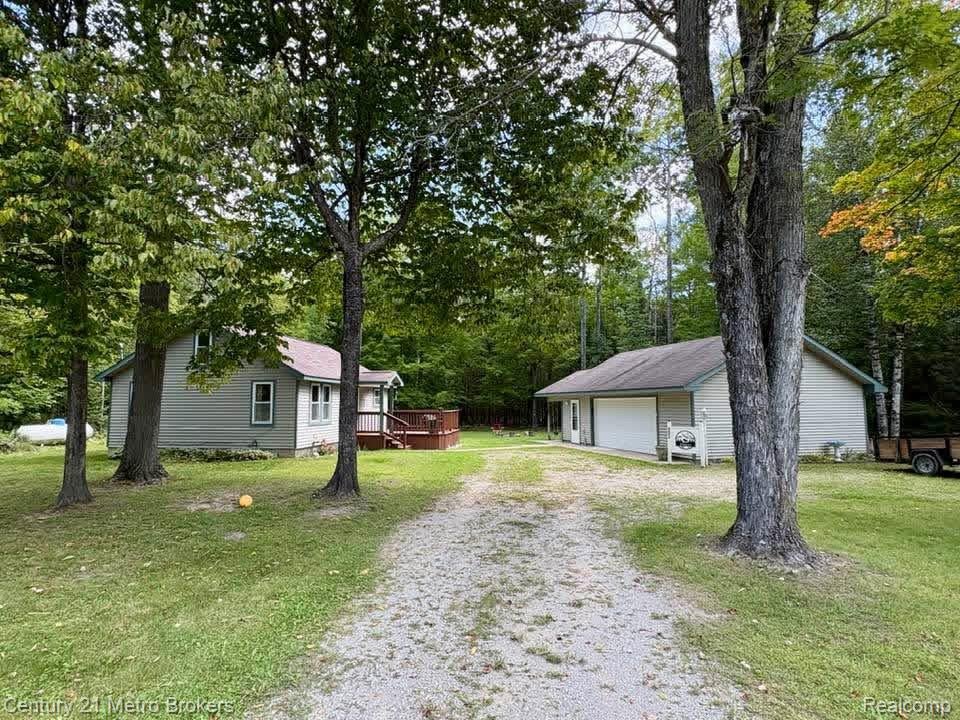 9551 Hall Road — photo