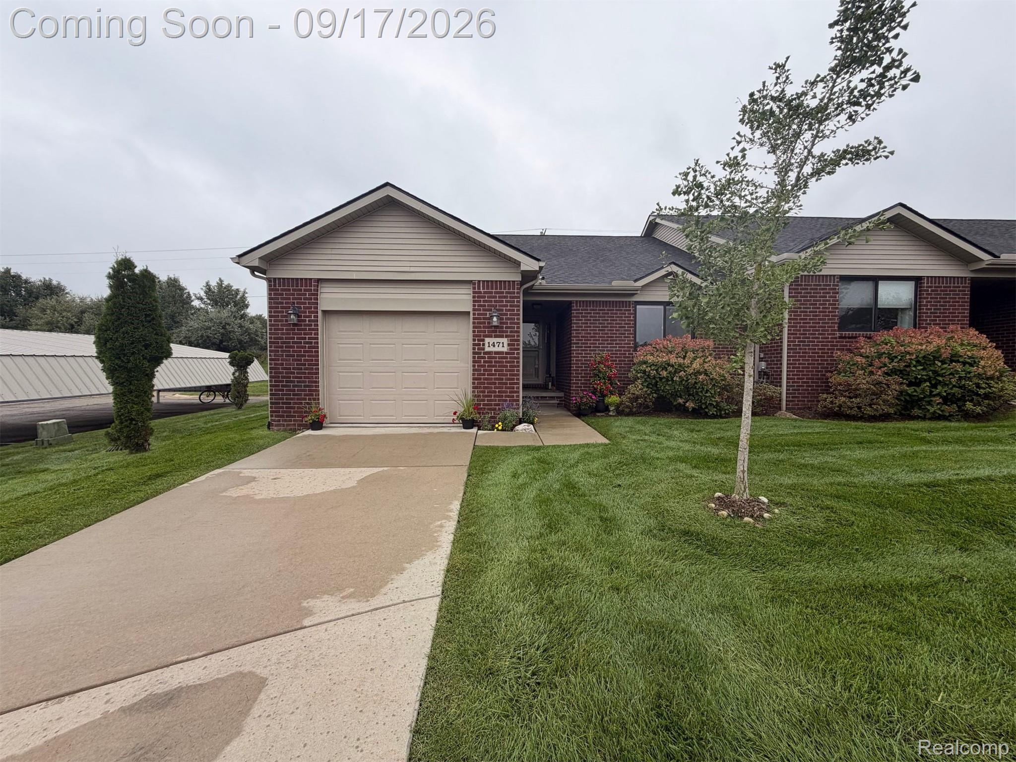 1471 Duncan Court — photo