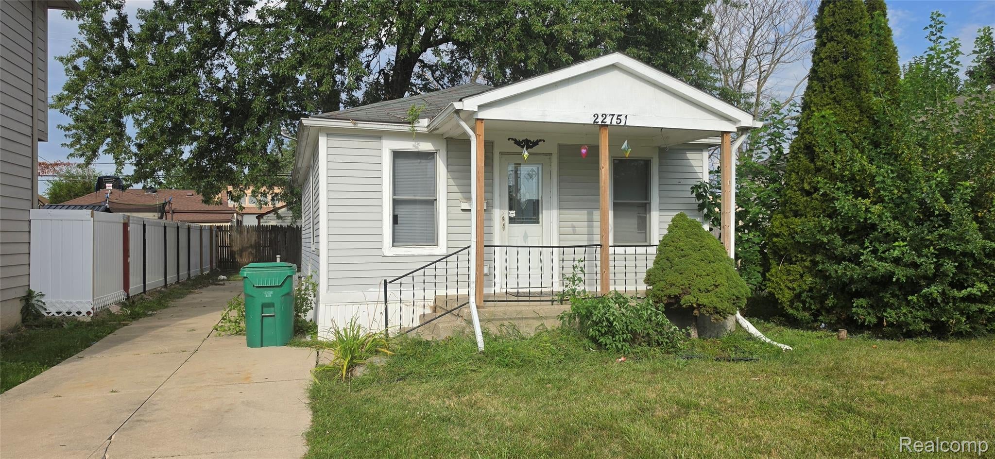 22751 Piper Avenue — photo