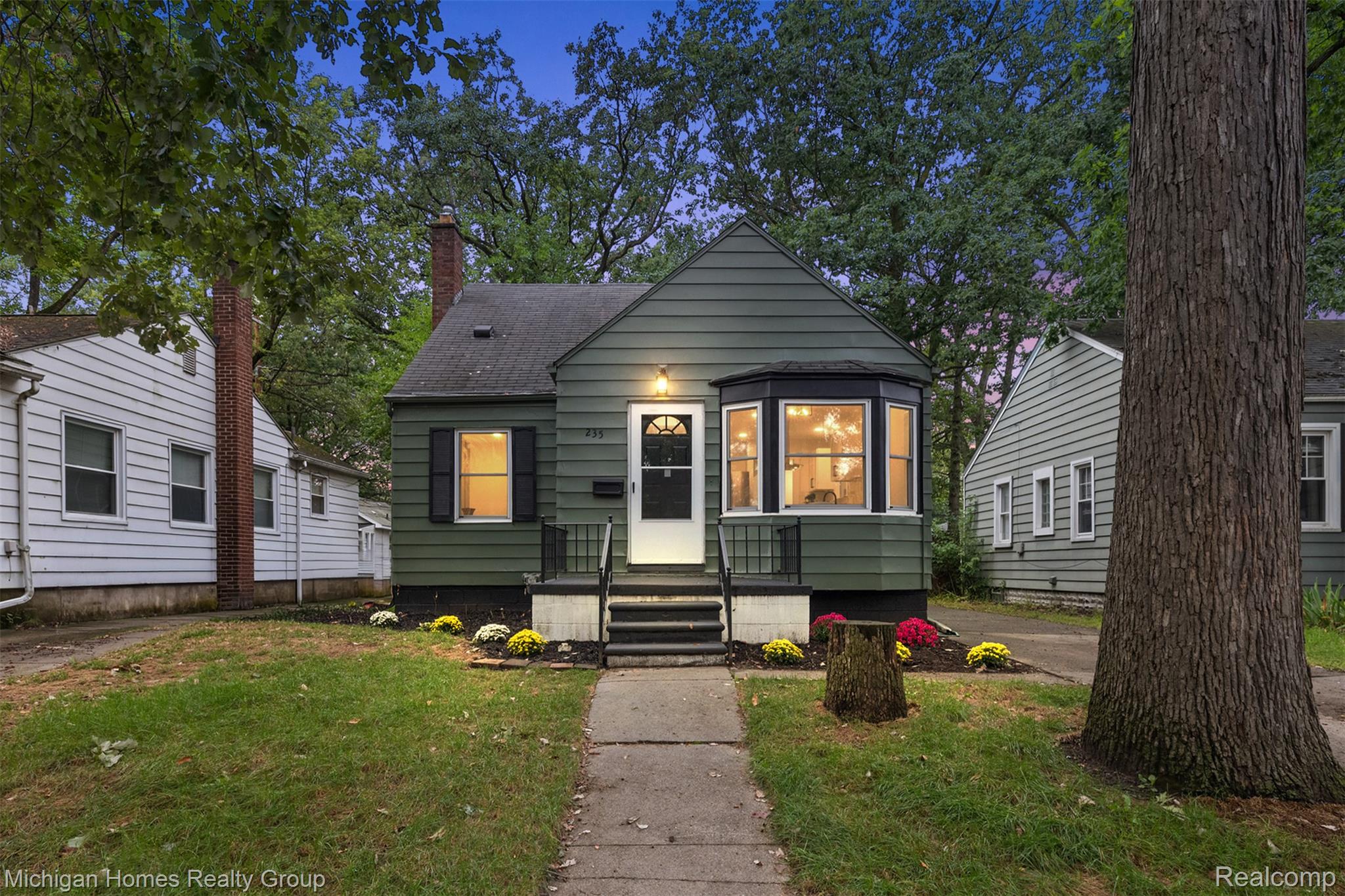 235 Flowerdale Street — photo