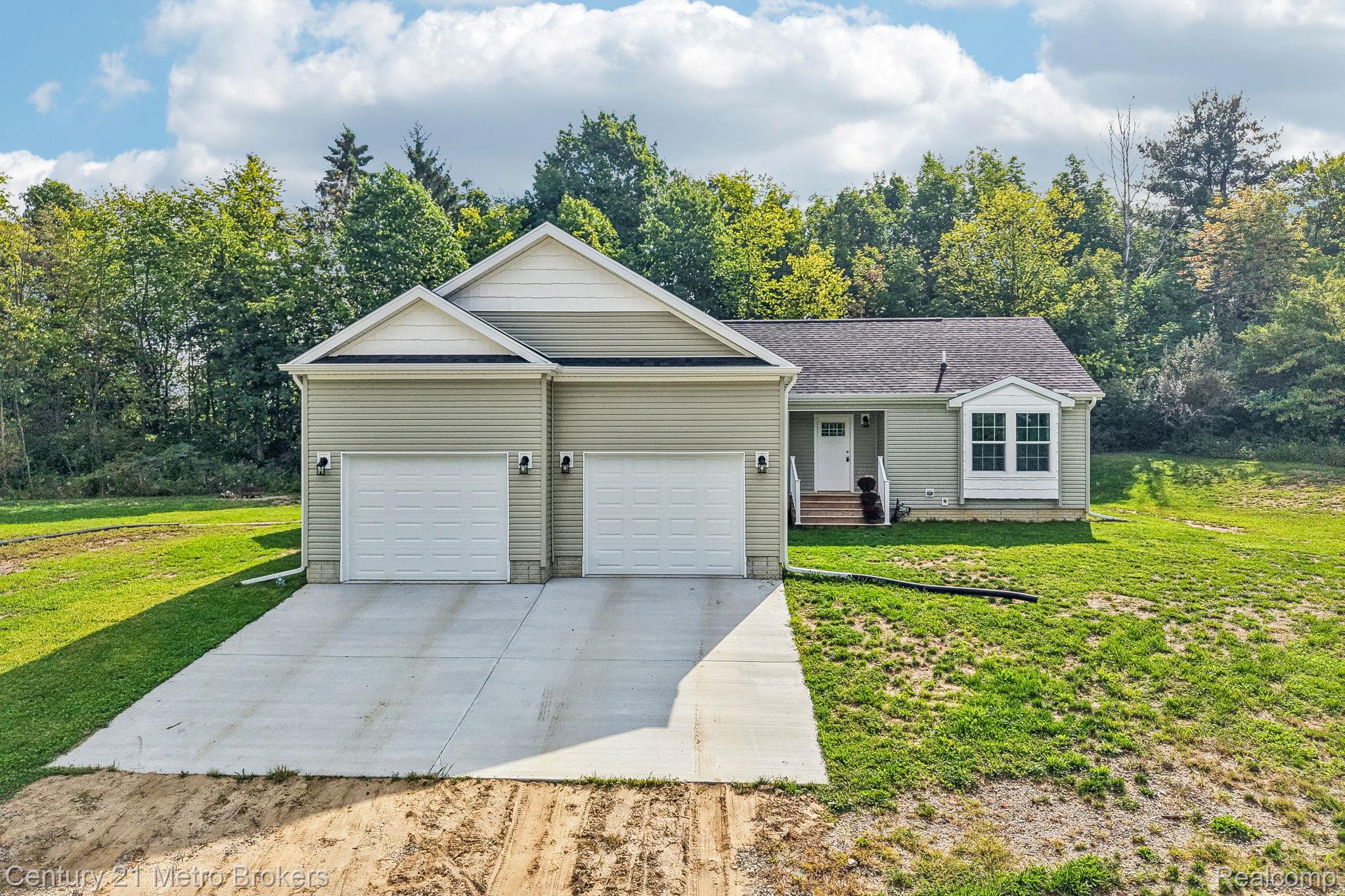 2083 Creekwood Court — photo