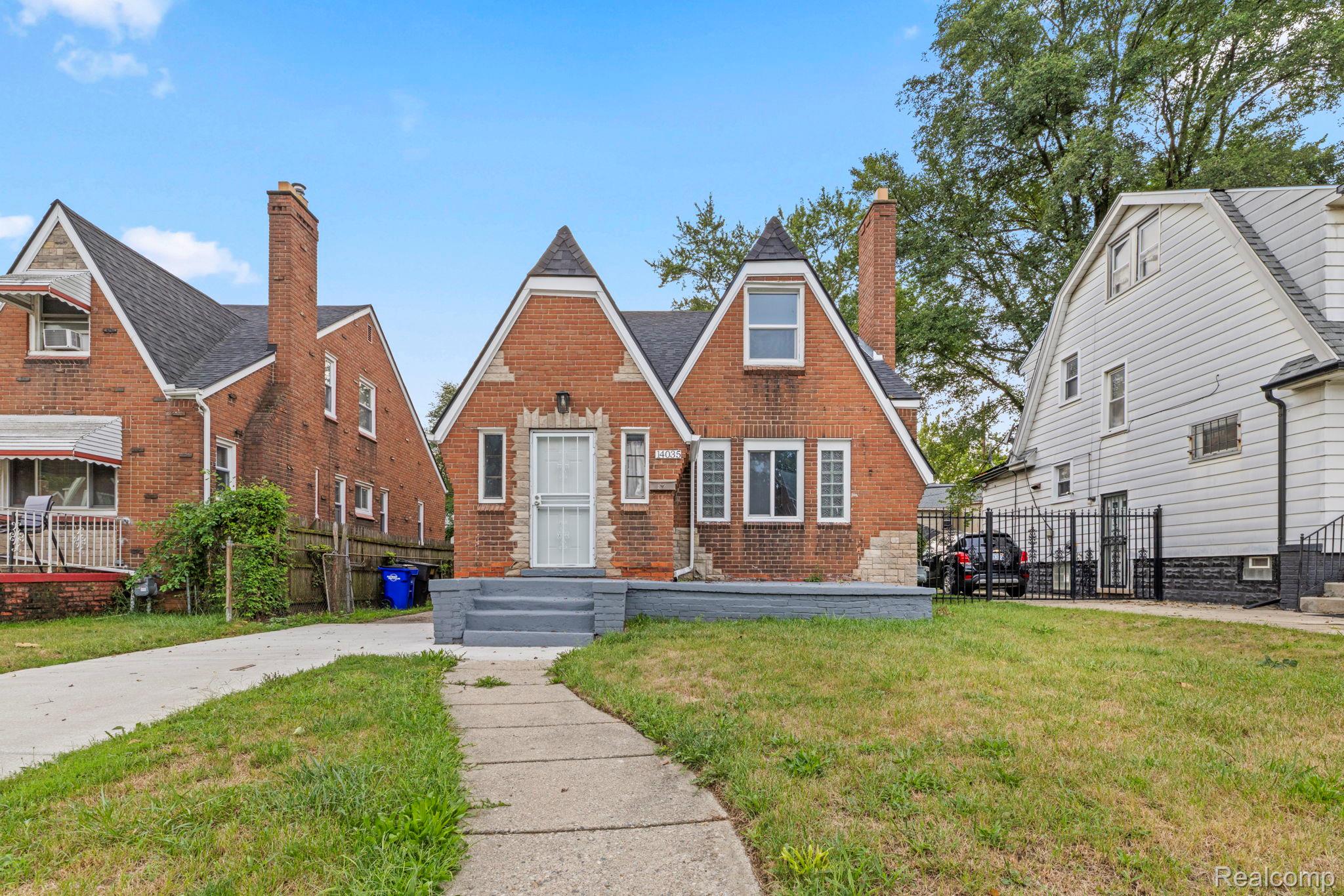 14035 Rutherford Street — photo