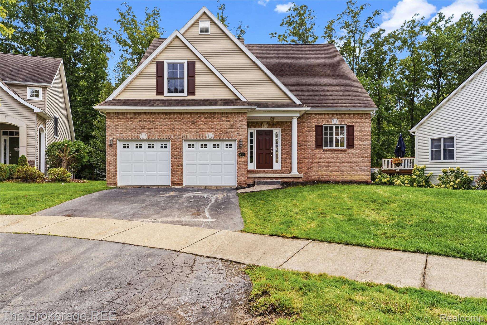 10199 Edgewood Drive — photo