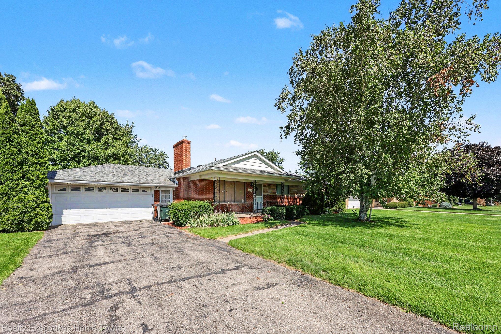 4331 Montgomery Drive — photo