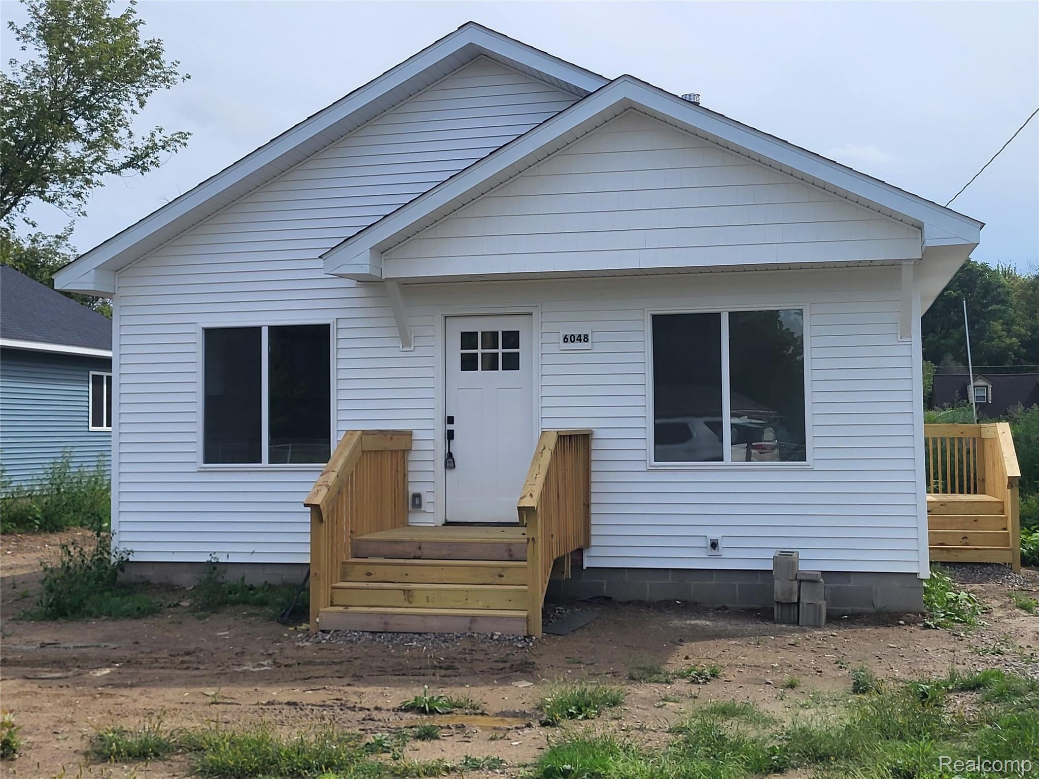 6048 Pearl Street — photo