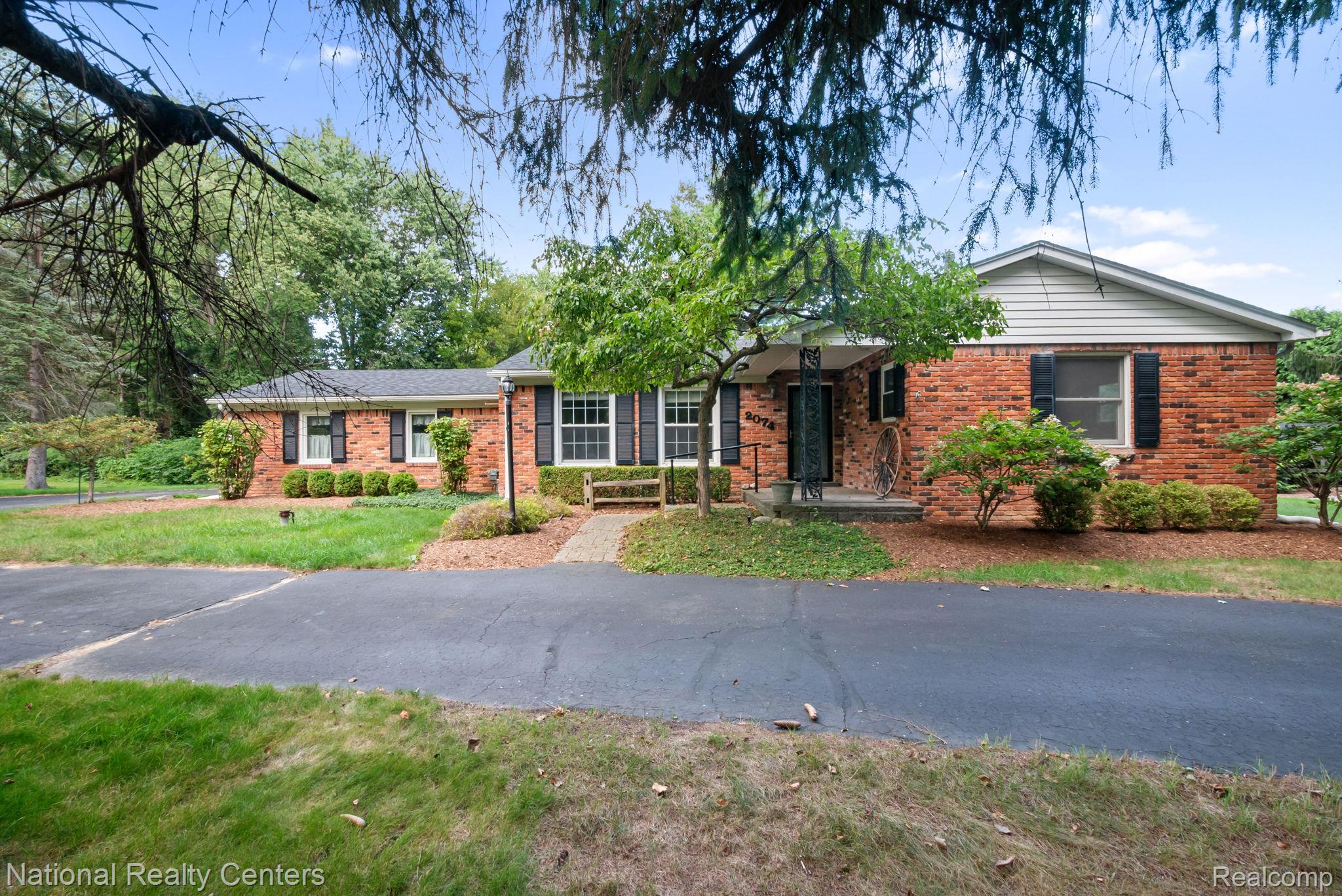 2074 Pear Tree Lane — photo