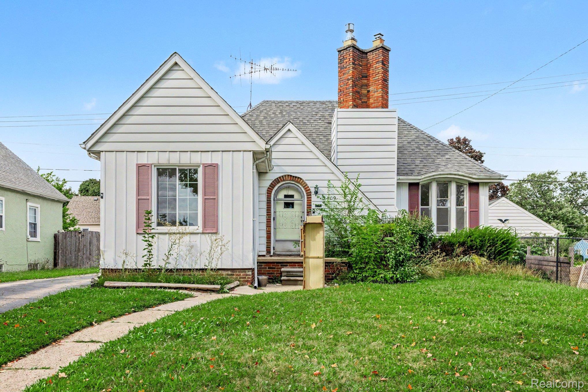 2409 E Court Street — photo