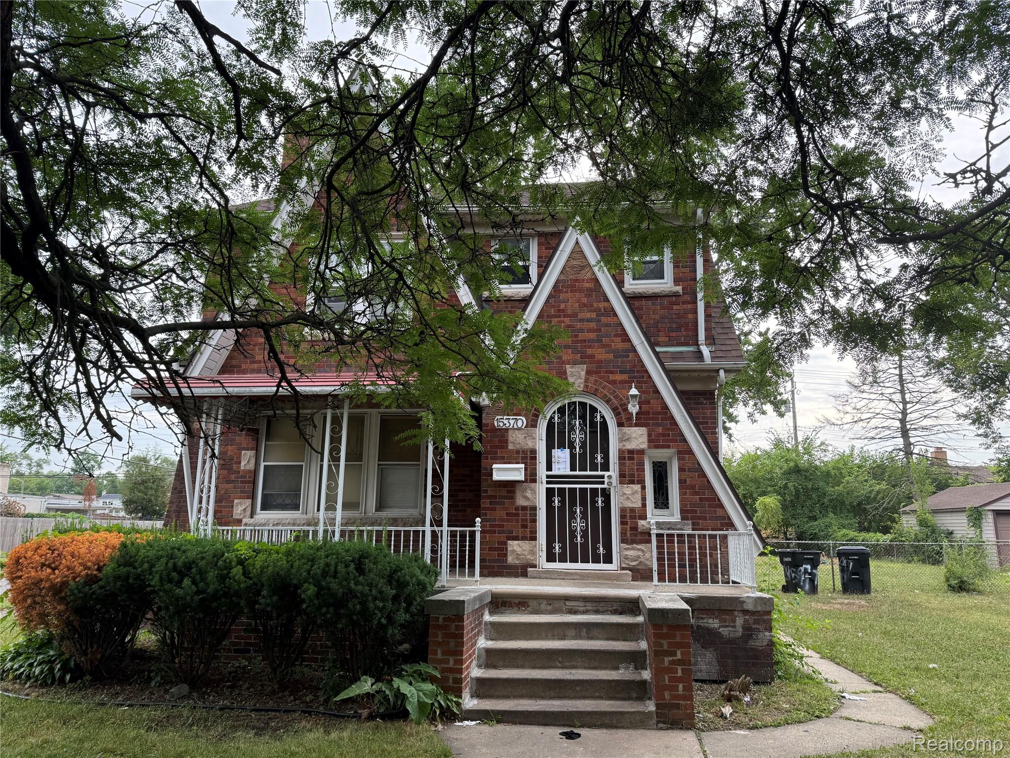 15370 Winthrop Street — photo