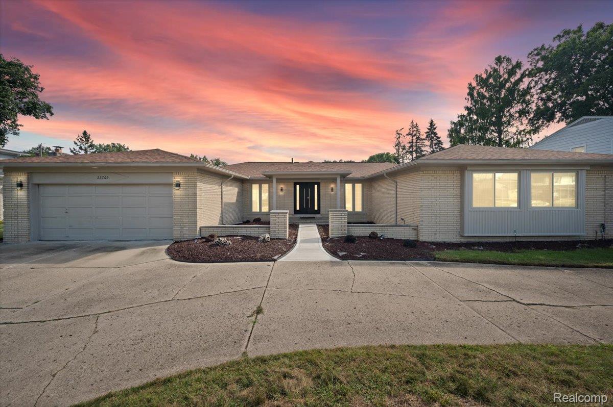22765 Kenwyck Drive — photo