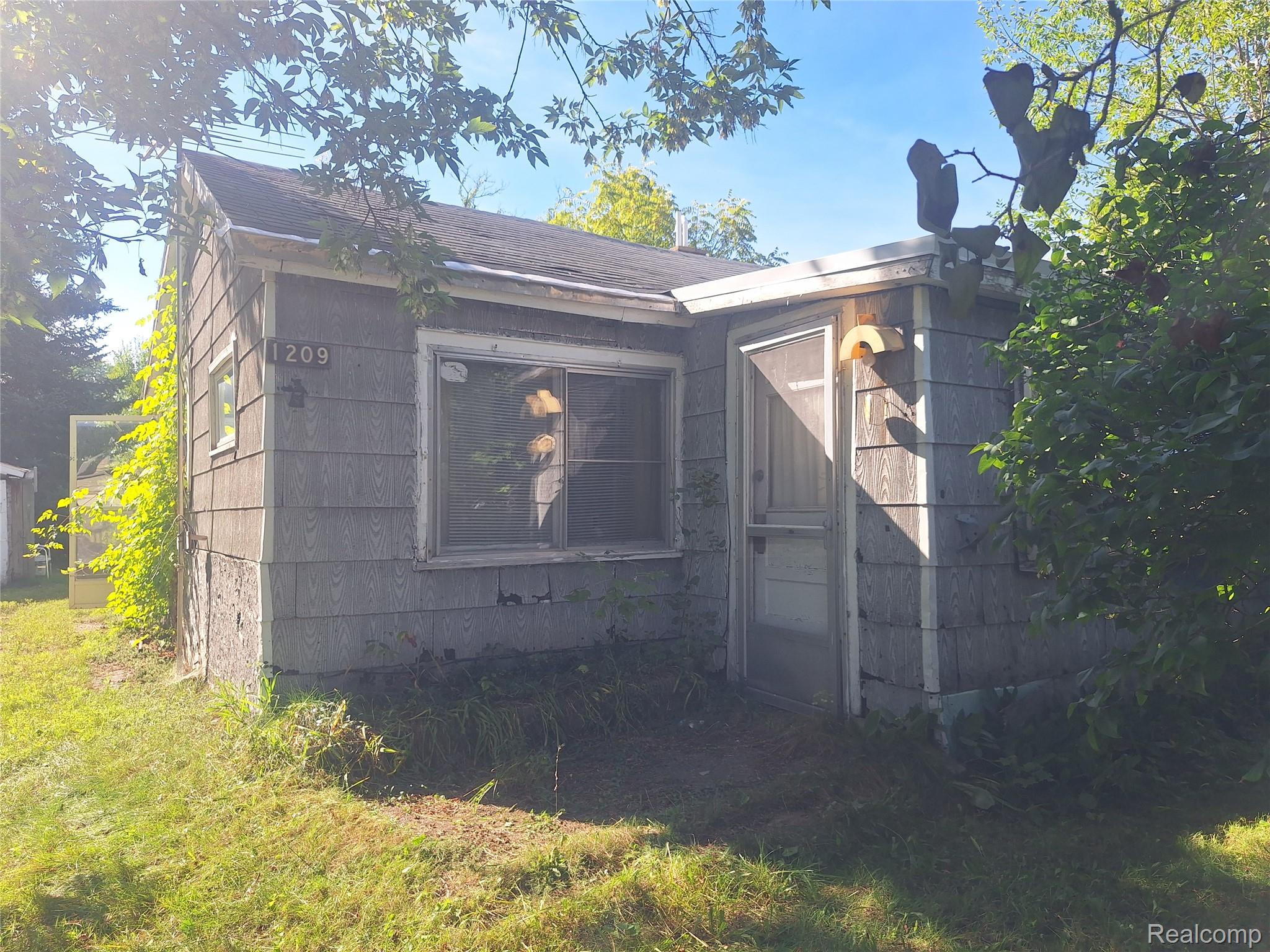 1209 Dandy Street — photo