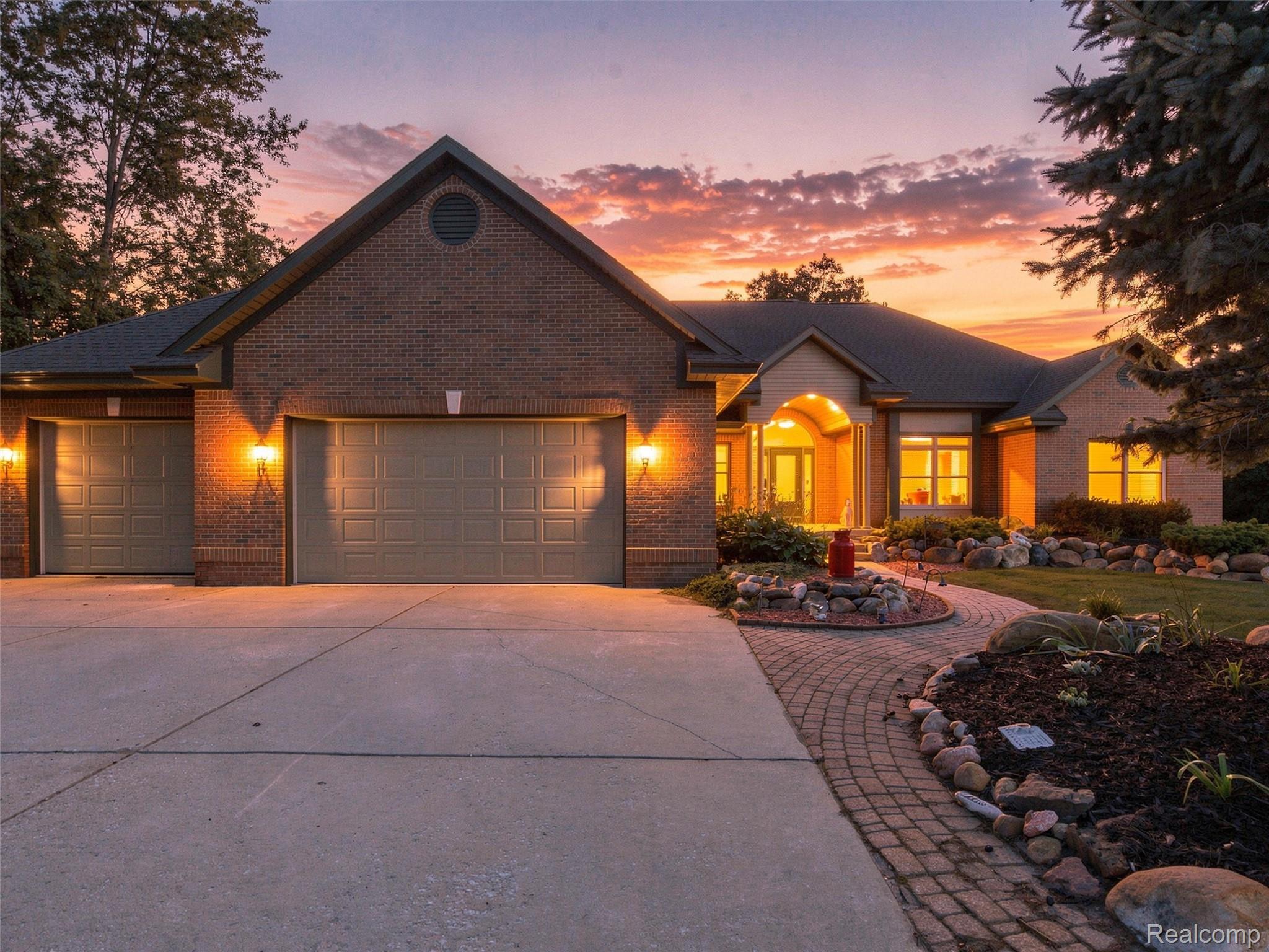 87 Oak View Drive — photo