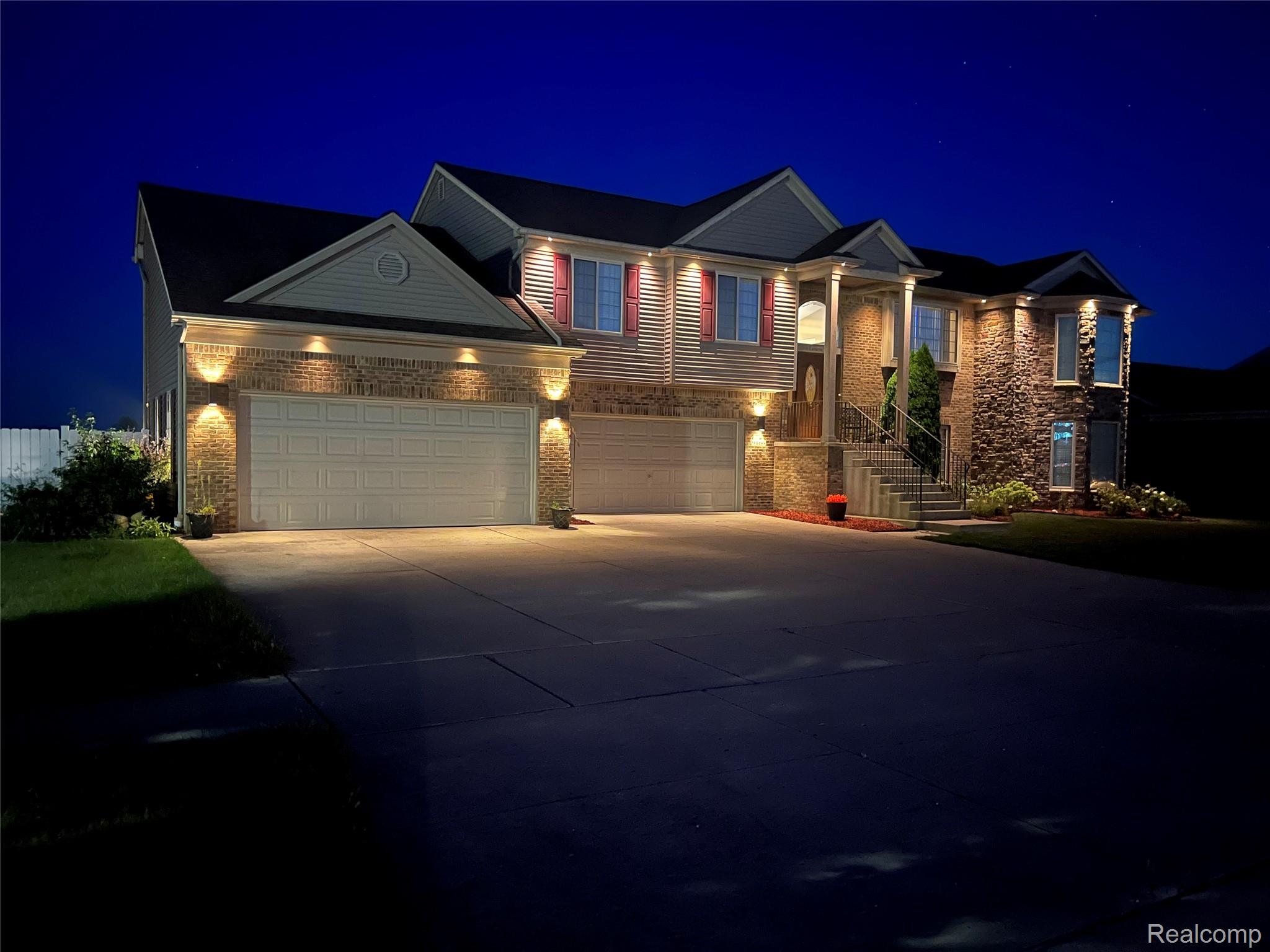 9166 Lantern Way — photo