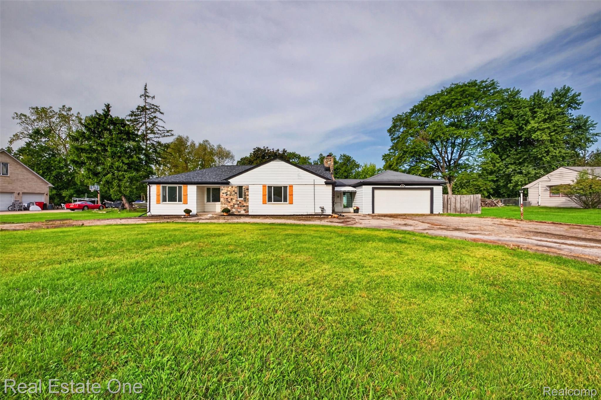 25275 Ravine Street — photo