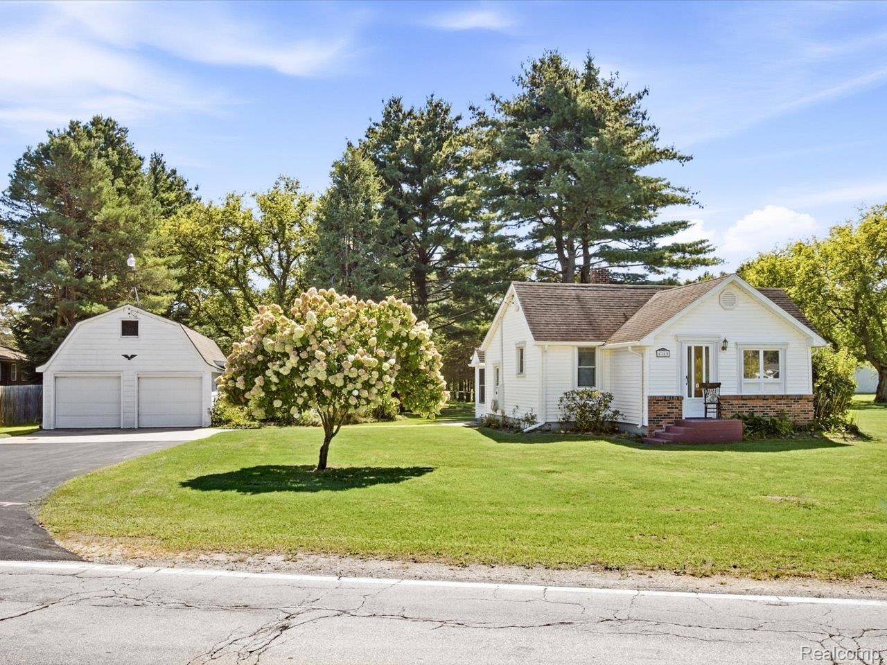 4369 Atkins Road — photo