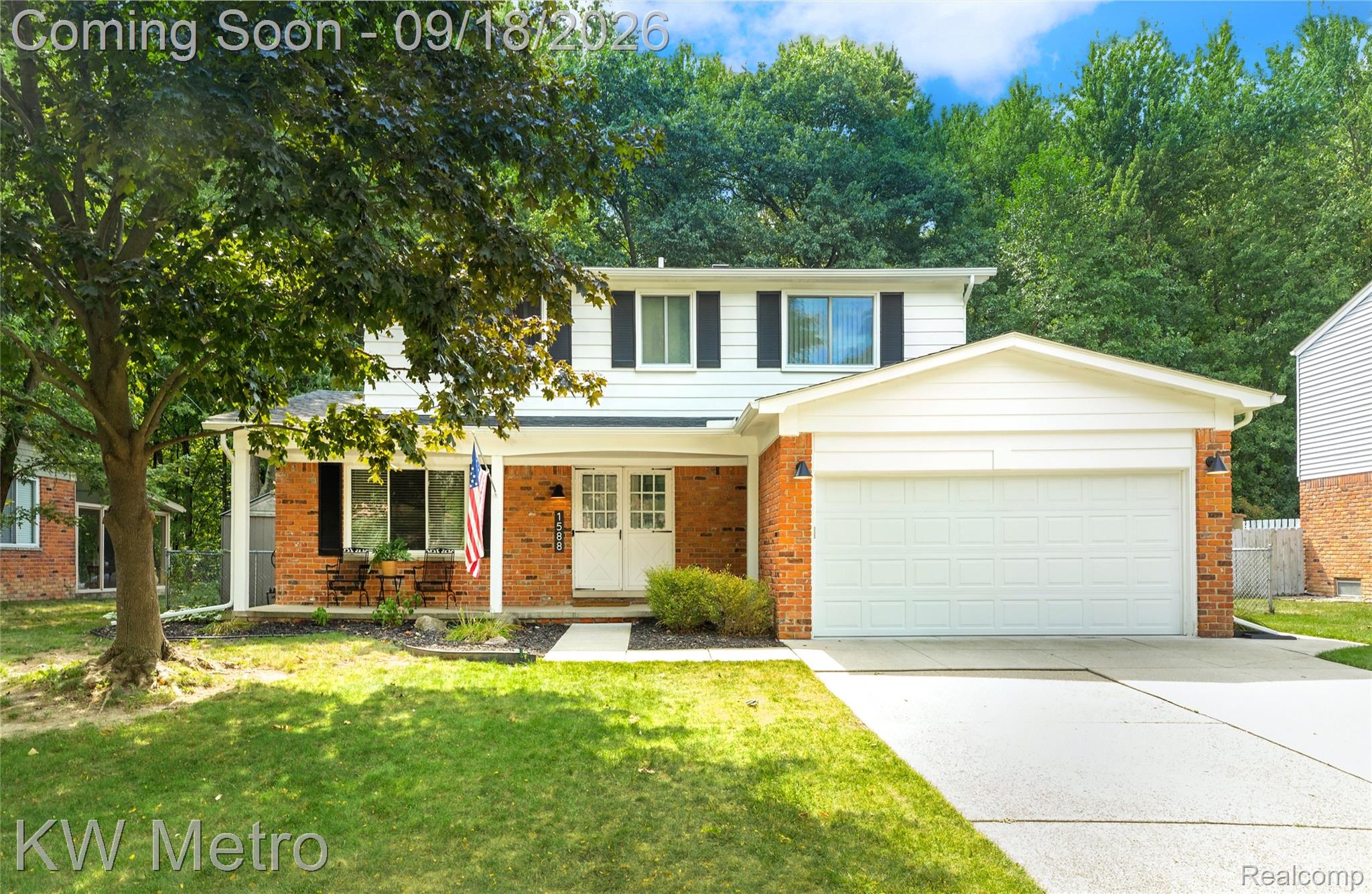 1588 Oakcrest Drive — photo