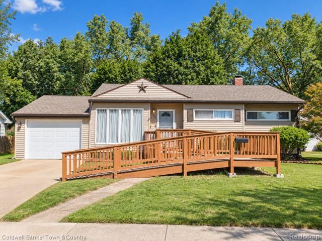 734 Elmwood Drive — photo