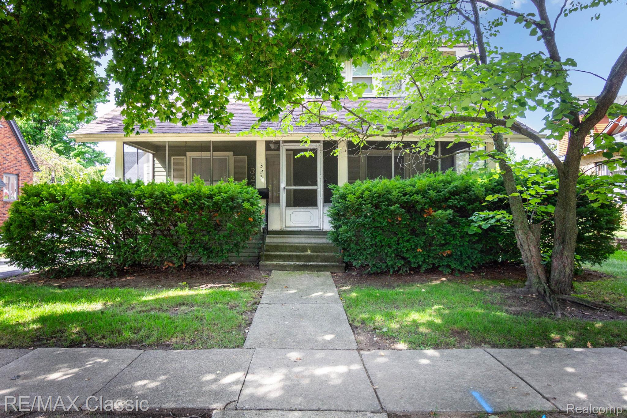 323 East Street — photo