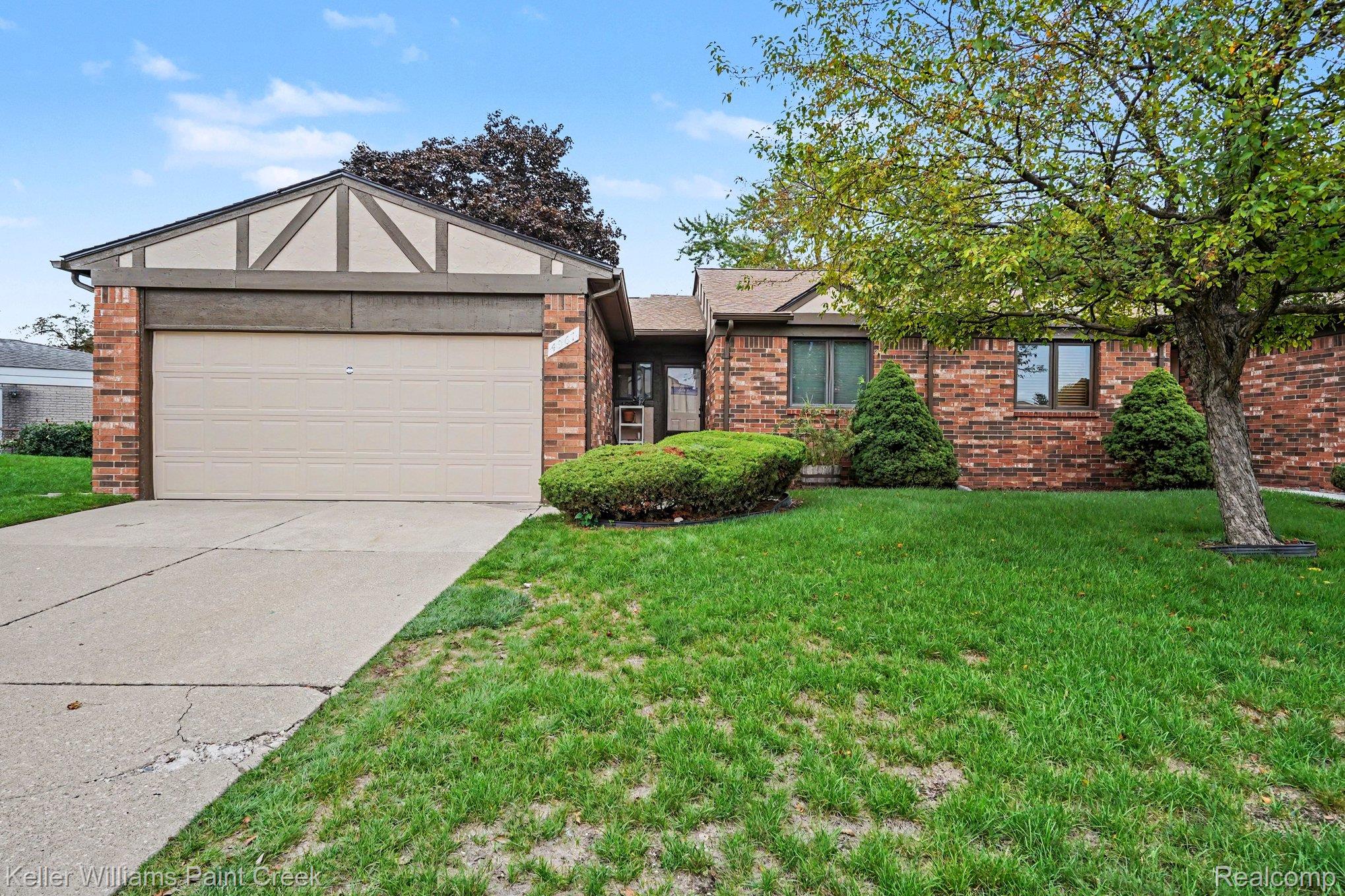4967 N Grand Oaks Drive — photo