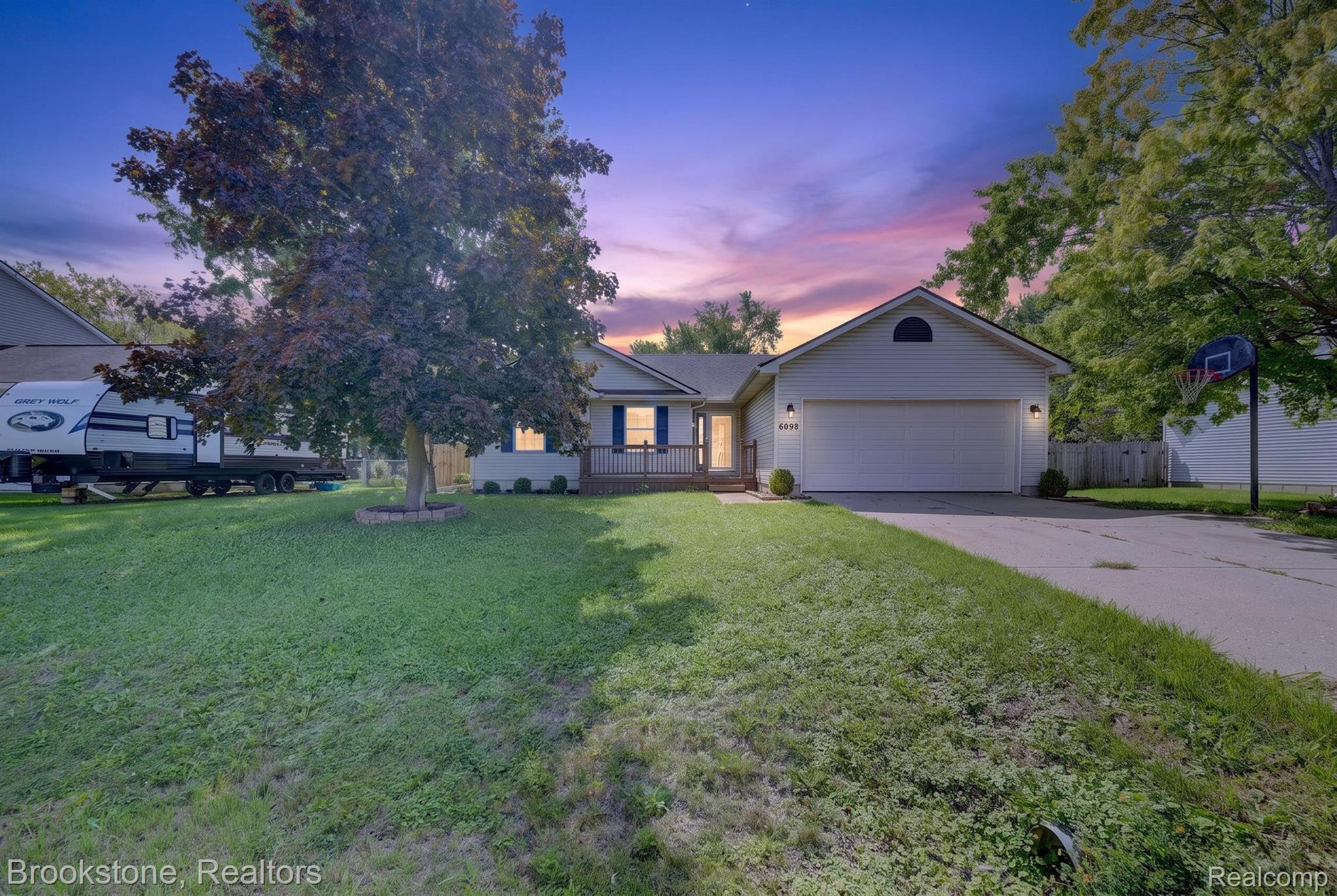 6098 Hedgerow Circle — photo
