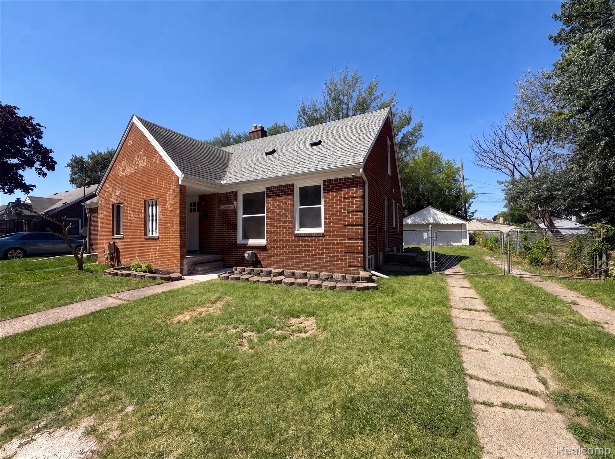 23089 Brittany Avenue — photo