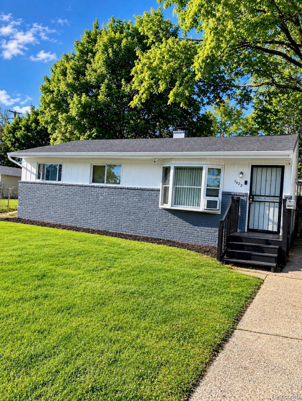 1622 Barbara Drive — photo