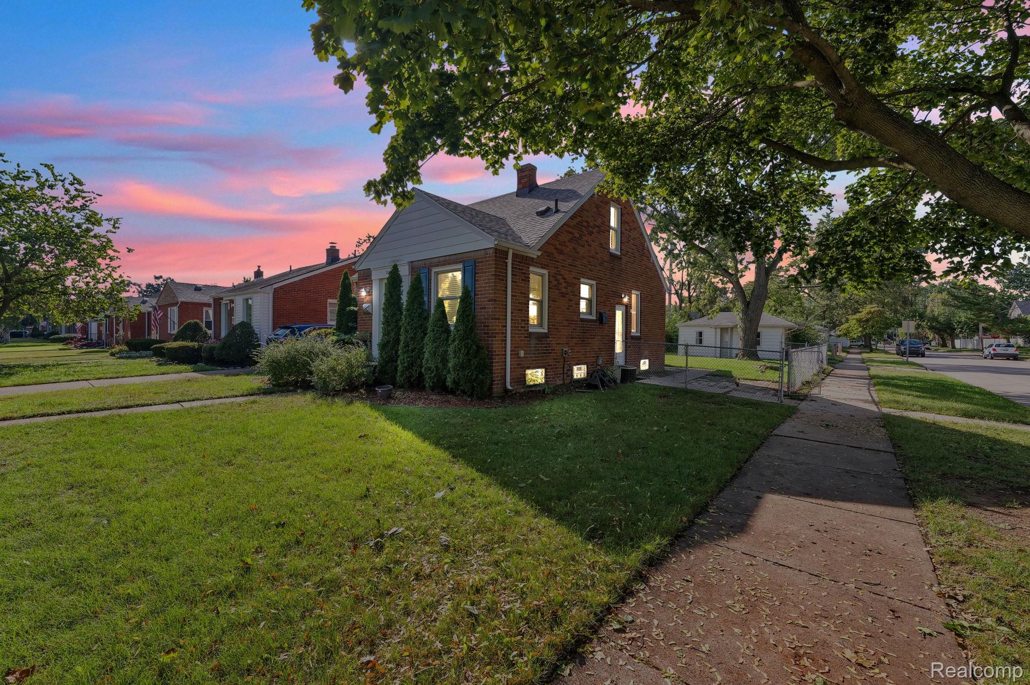 24163 Ross Street — photo