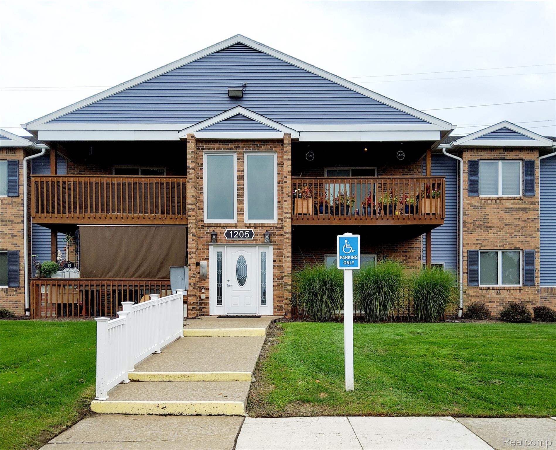 1205 Harbour Drive 35 — photo