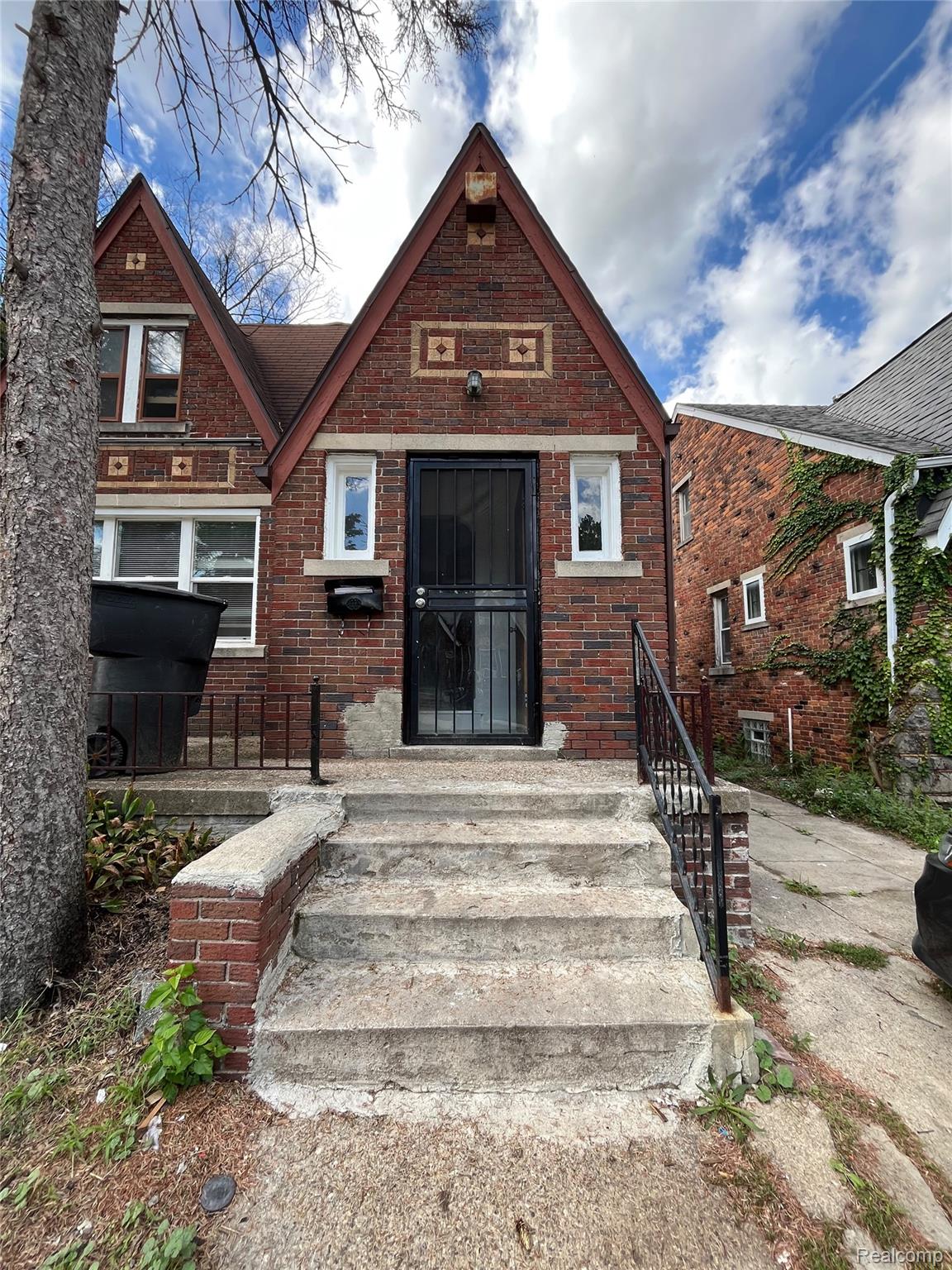 16605 Stansbury Street — photo