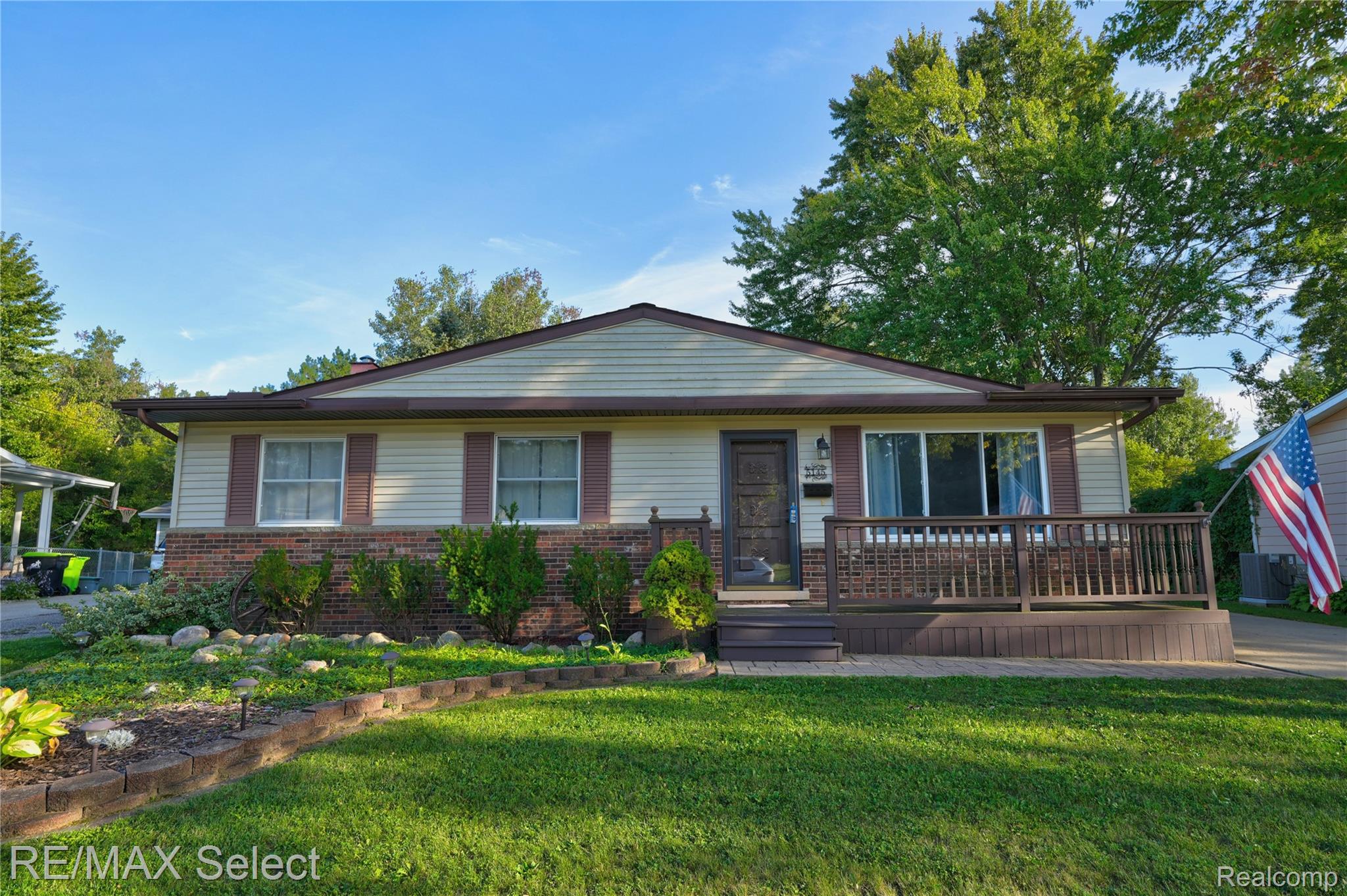 5145 Winshall Drive — photo