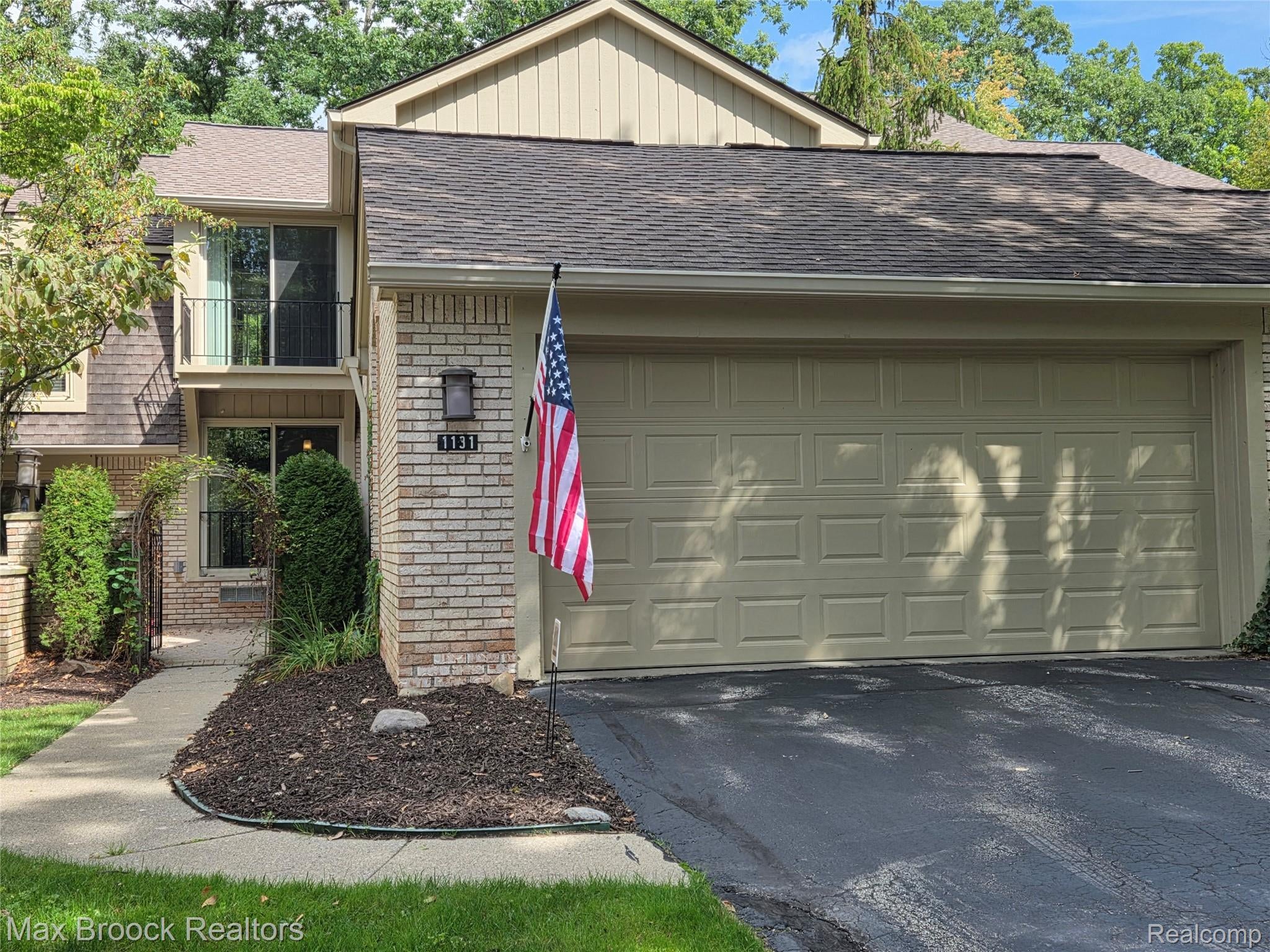 1131 Hillpointe Circle — photo