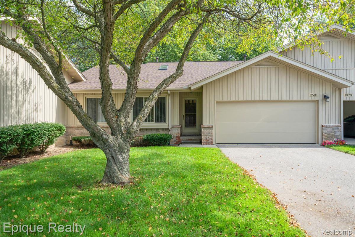 1925 Country Lane — photo
