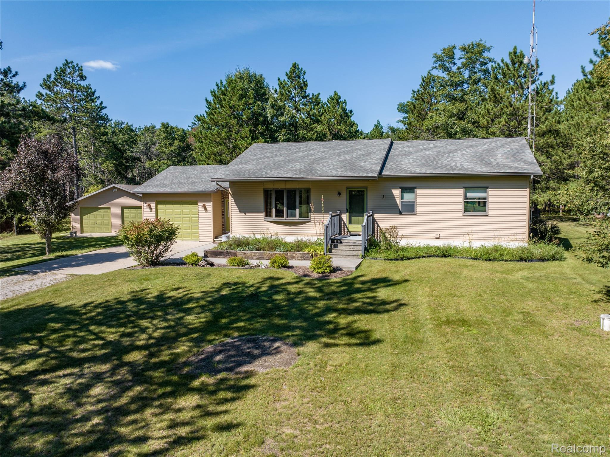 1178 E Hughes Lake Road — photo
