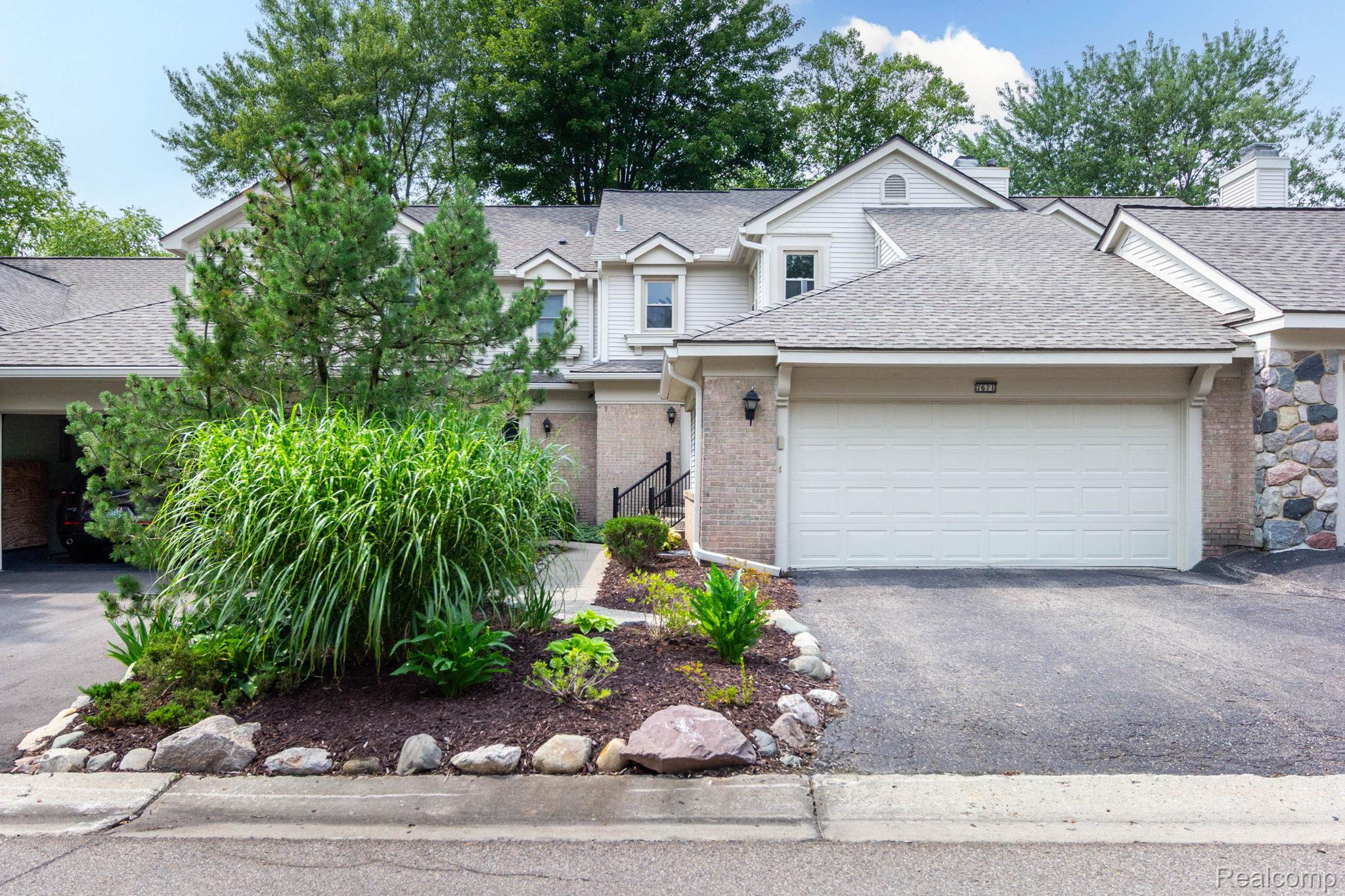 7671 Danbury Circle — photo