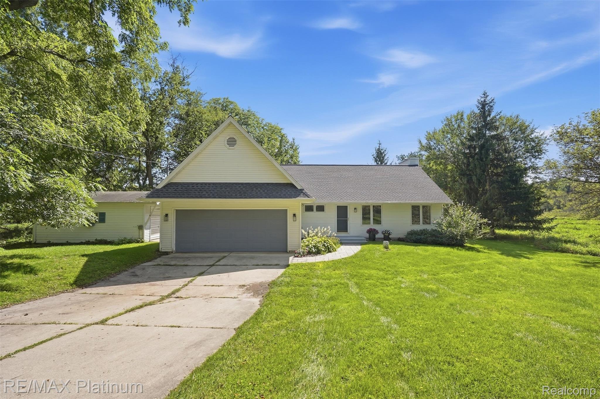 5644 Bath Road — photo
