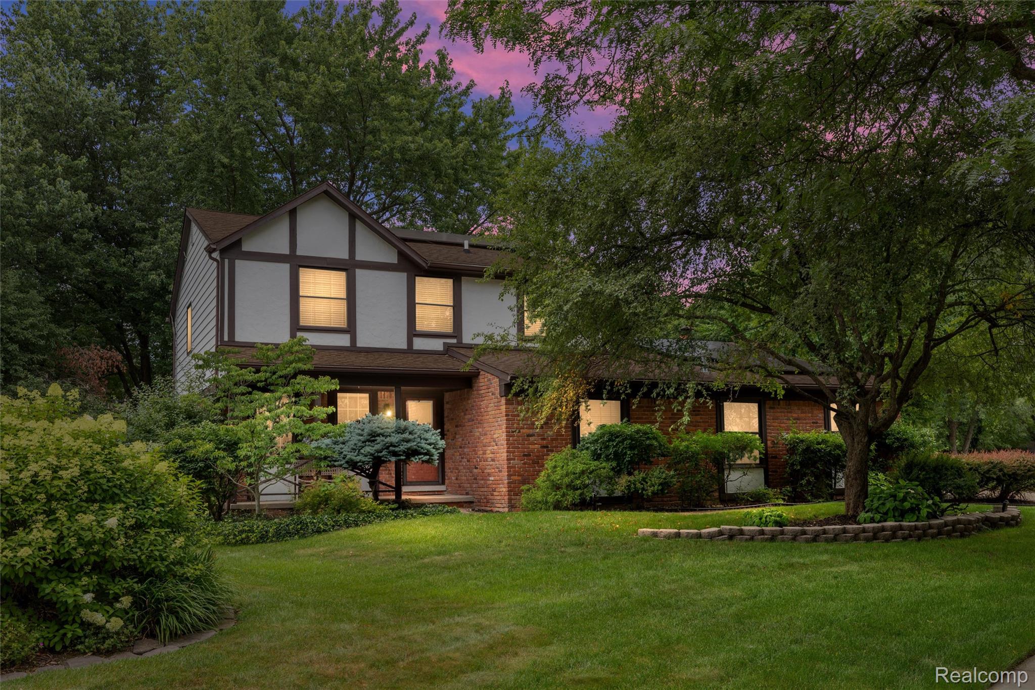 2937 Waterloo Drive — photo