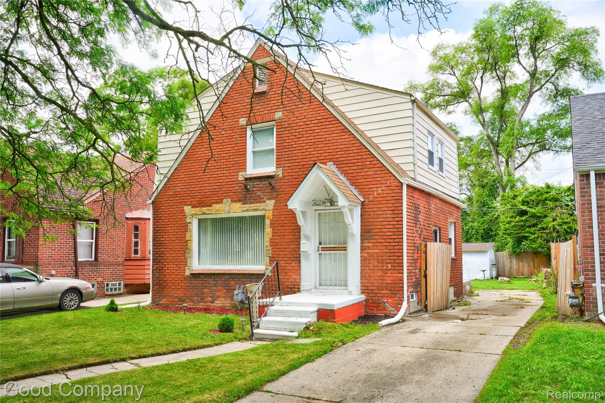 18669 Coyle Street — photo