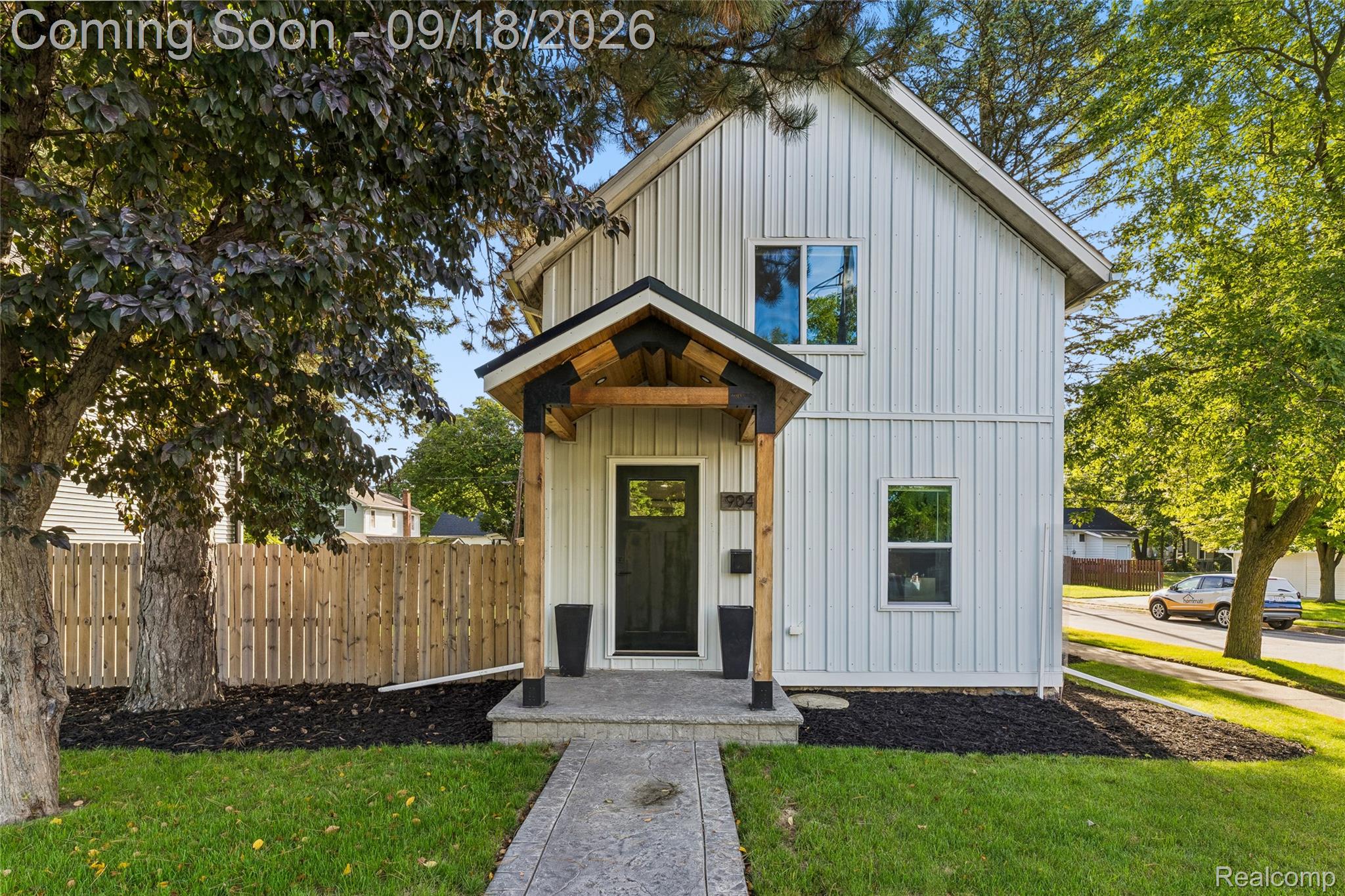 904 N Main Street — photo