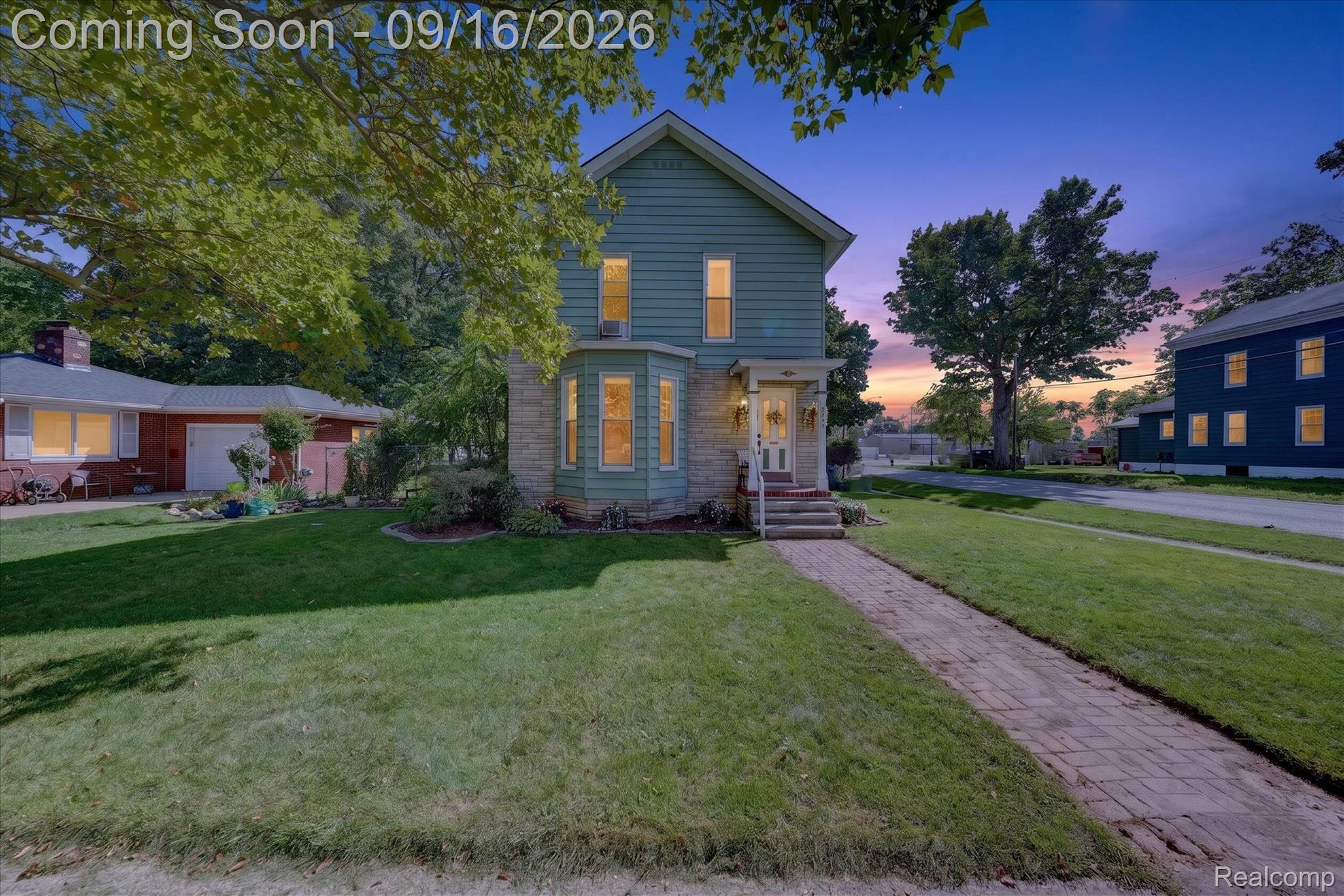202 E Saint Clair Street — photo