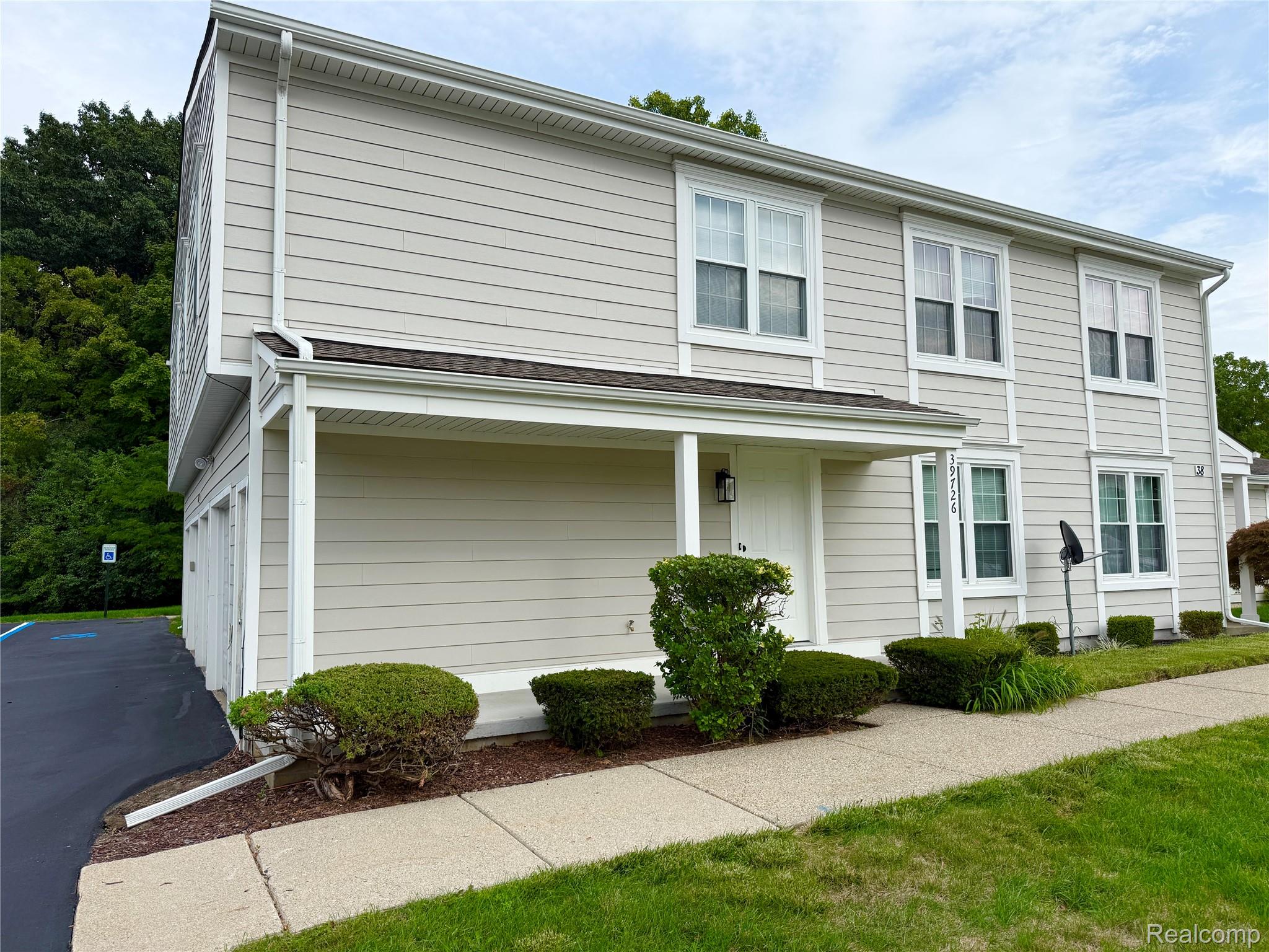 39726 Village Wood Lane — photo