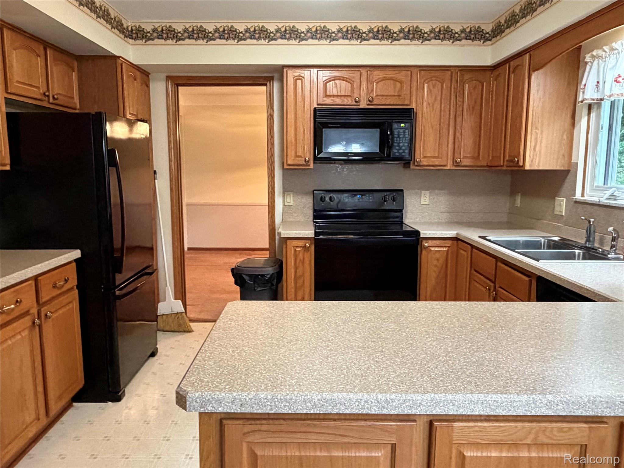 353 Broadleaf Drive — photo