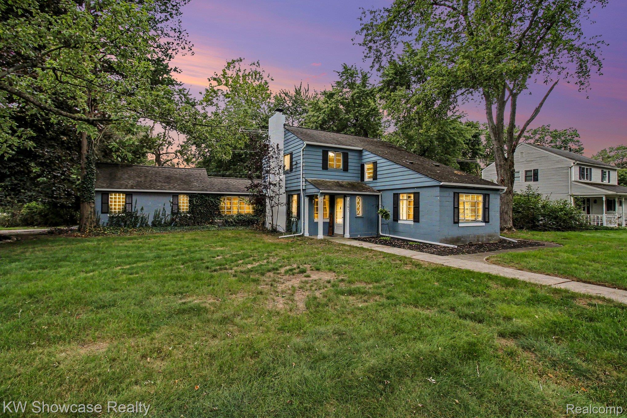 7361 Honeysuckle Road — photo