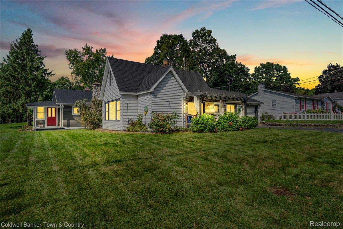 2710 Lakeridge — photo