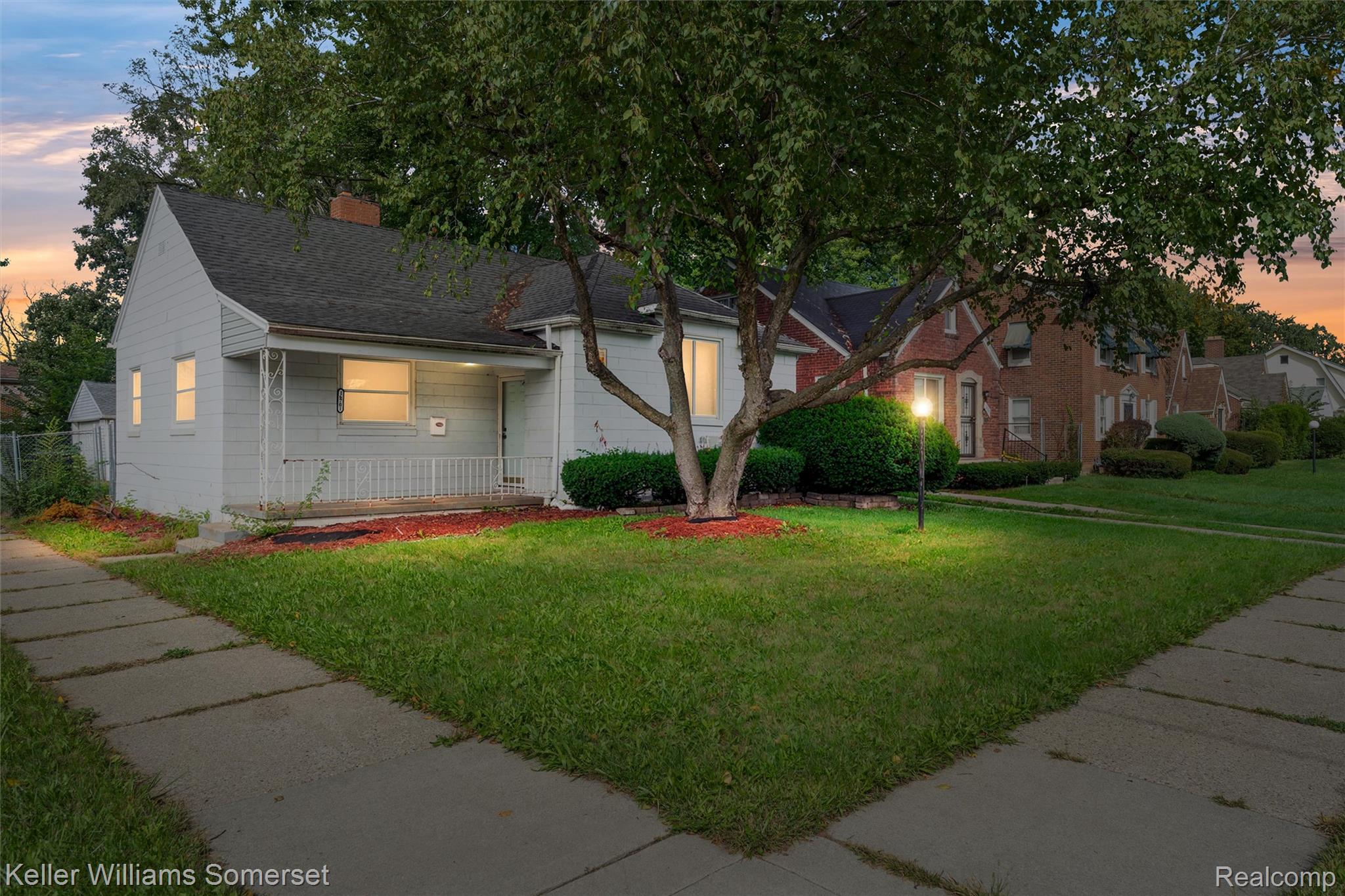 16701 Lindsay Street — photo