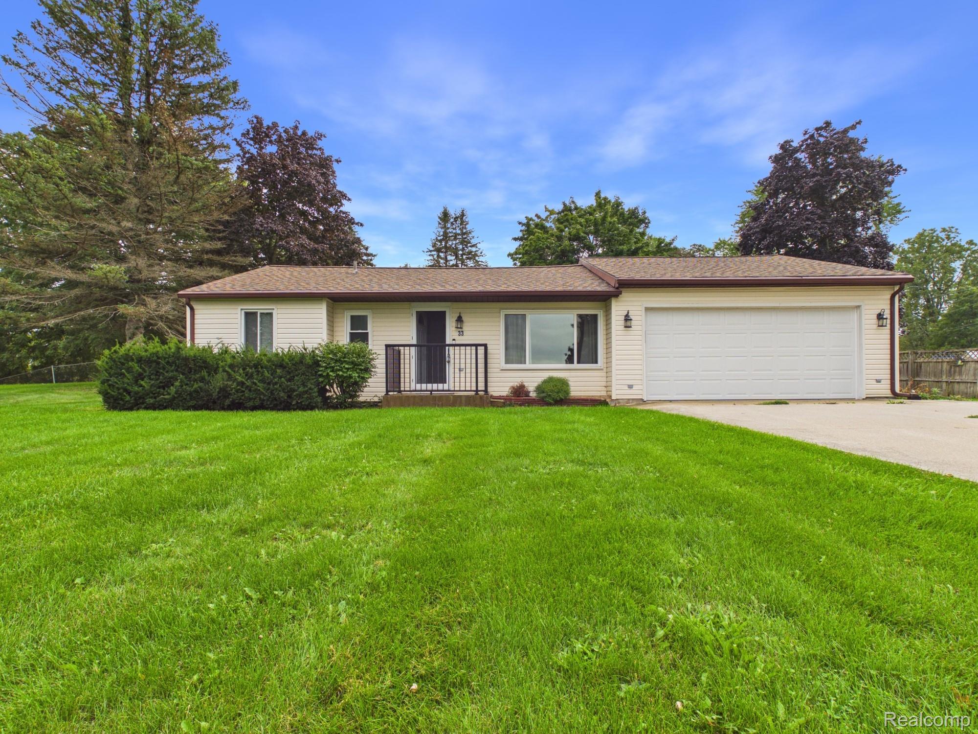33 Davis Lake Road — photo