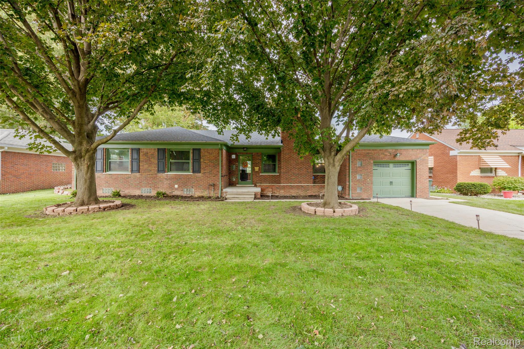 21819 Edgewood Street — photo