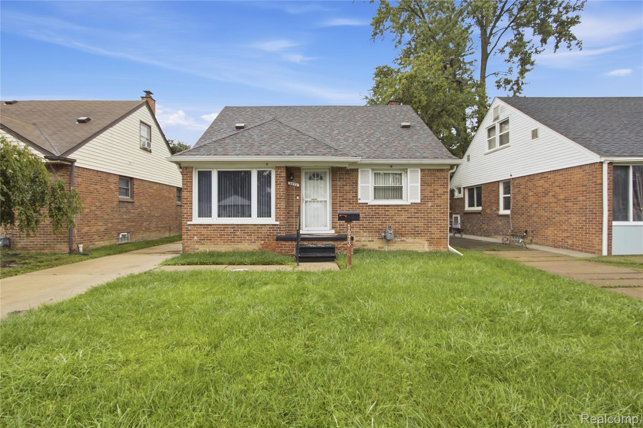 1073 Eastwood Street — photo