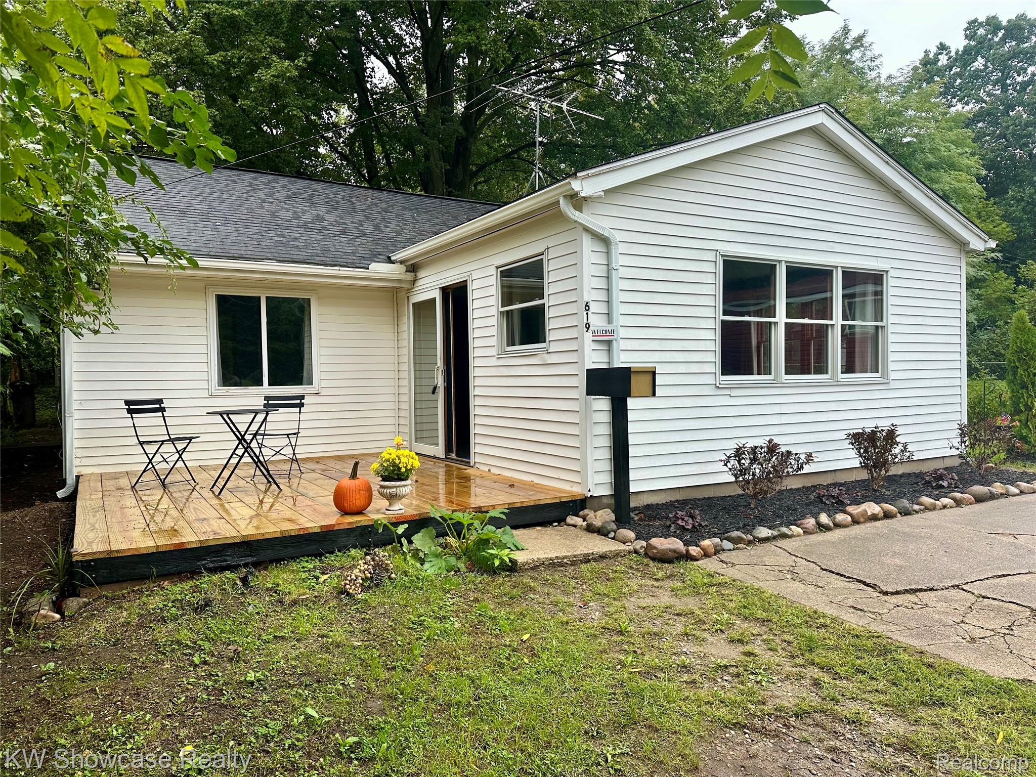 619 Elizabeth Street — photo