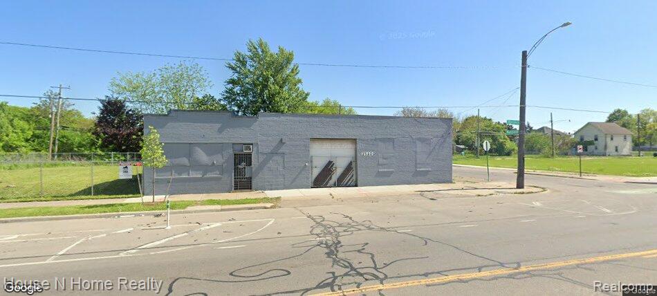 15100, 10, 14, 18, 22 E Warren Avenue — photo