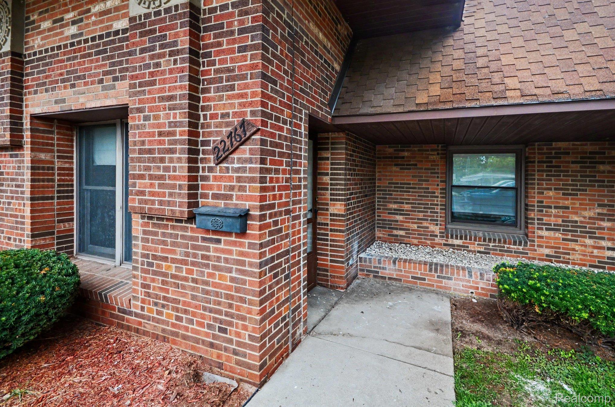22767 Garfield Street 16 — photo